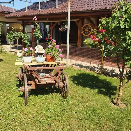 Konukevi Casa Roua 3*